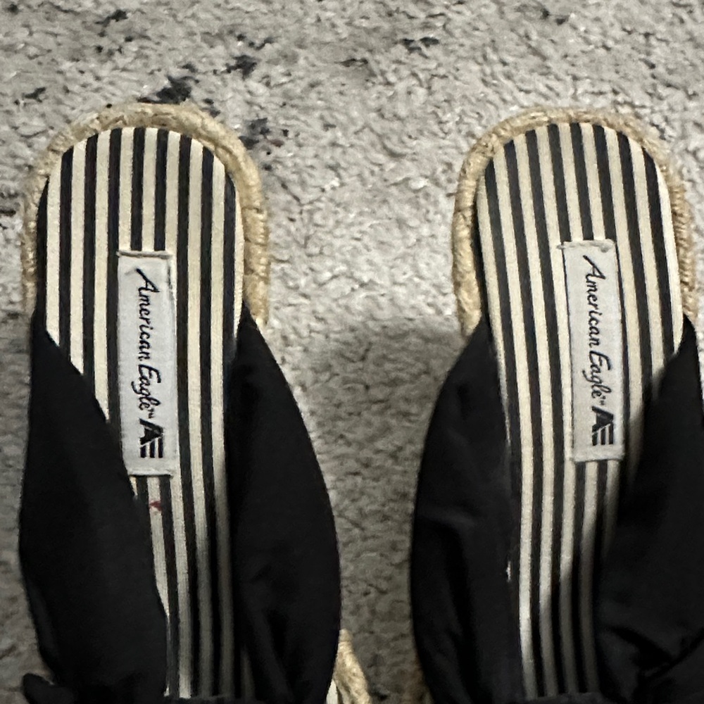 American Eagle Outfitters Black Striped Wedge SandalsSize 5 1/2 - Picture 2 of 7